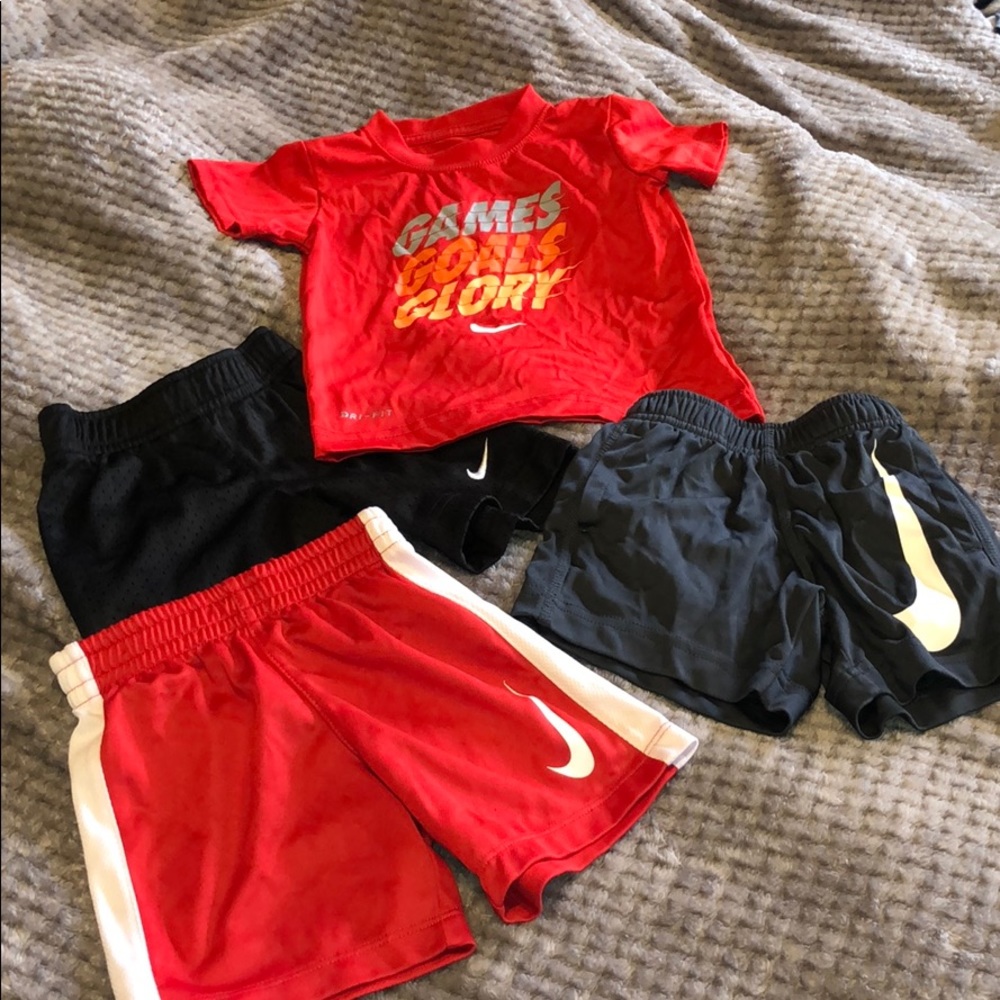 Nike 4pc Set